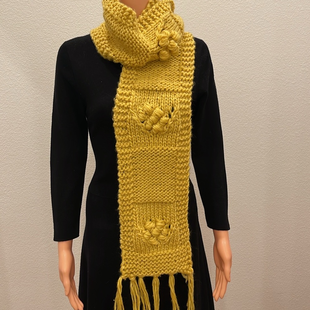 Handmade wool blend yellow long scarf - Picture 3 of 7